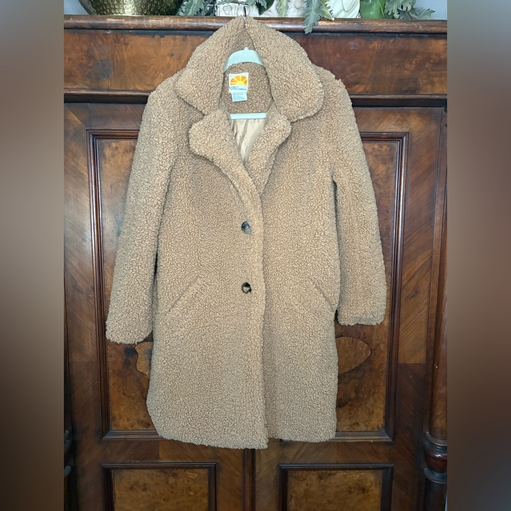 EUC C&C California- Faux Sherpa Jacket. Size M